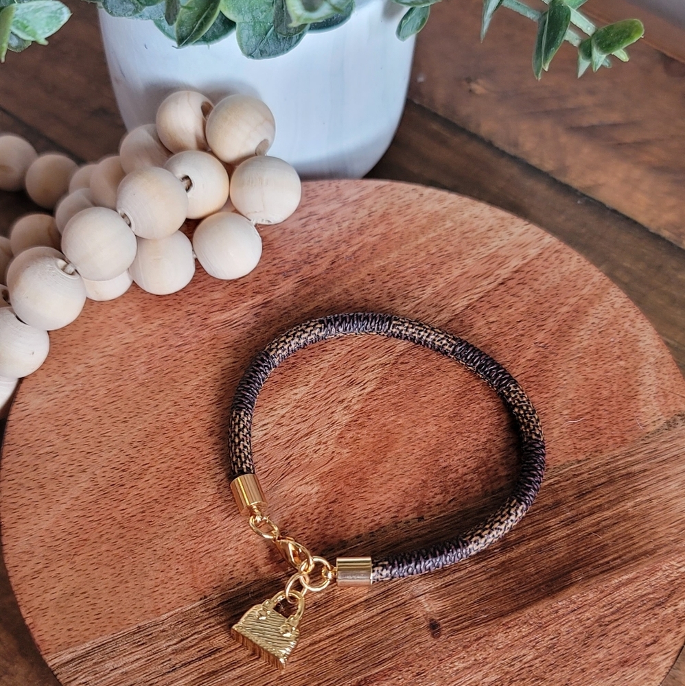 Charm bracelet